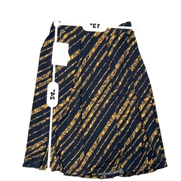 (6 for $25)LulaRoe Madison Pleated Pocket Skirt size small NWT - Picture 5 of 5